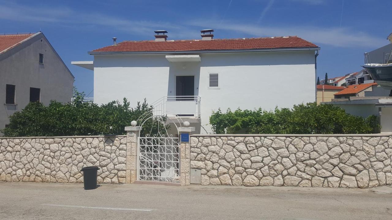 Apartments And Rooms With Parking Space Hvar - 15378 Hvar Town Exterior photo
