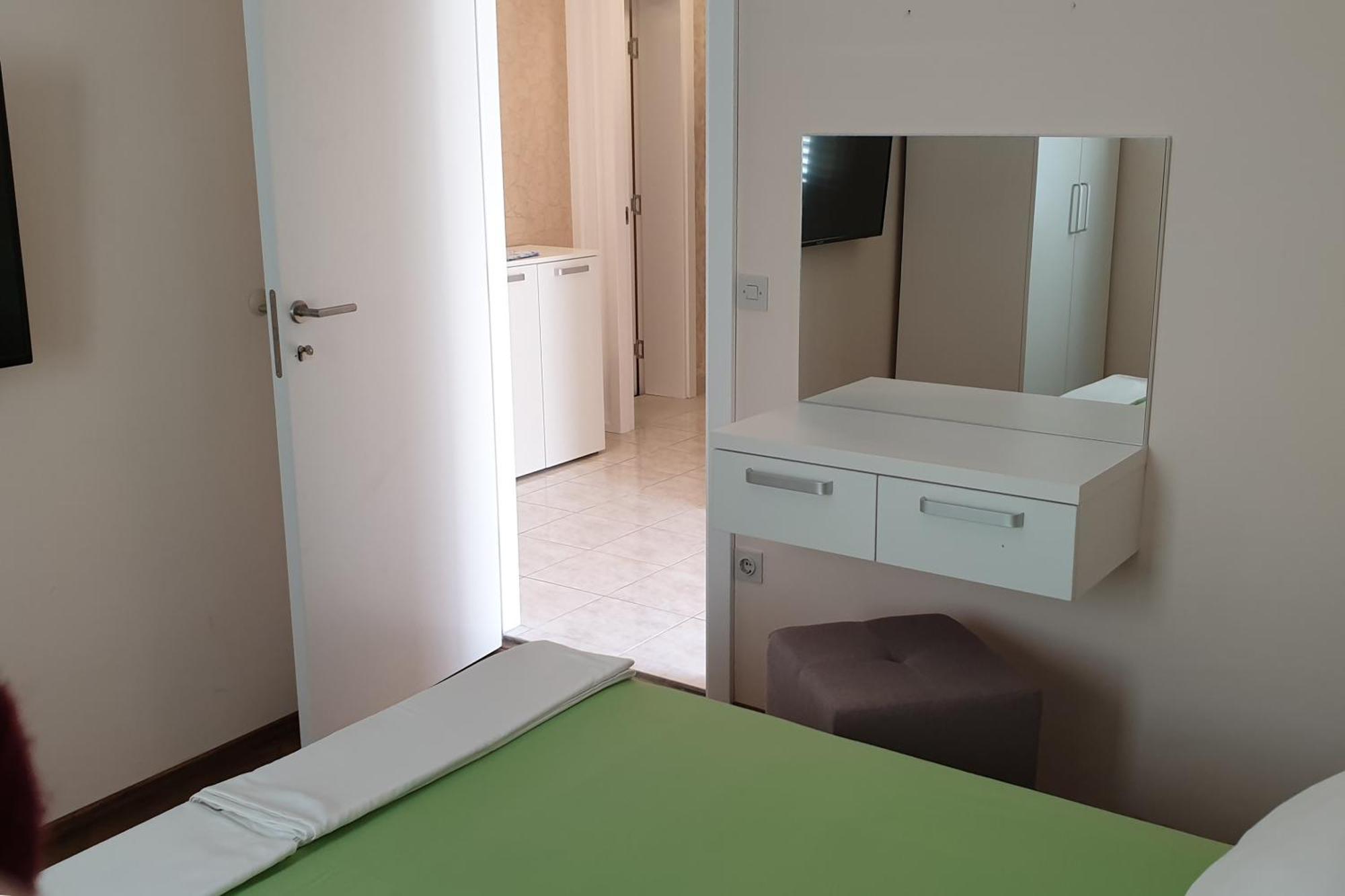 Apartments And Rooms With Parking Space Hvar - 15378 Hvar Town Room photo